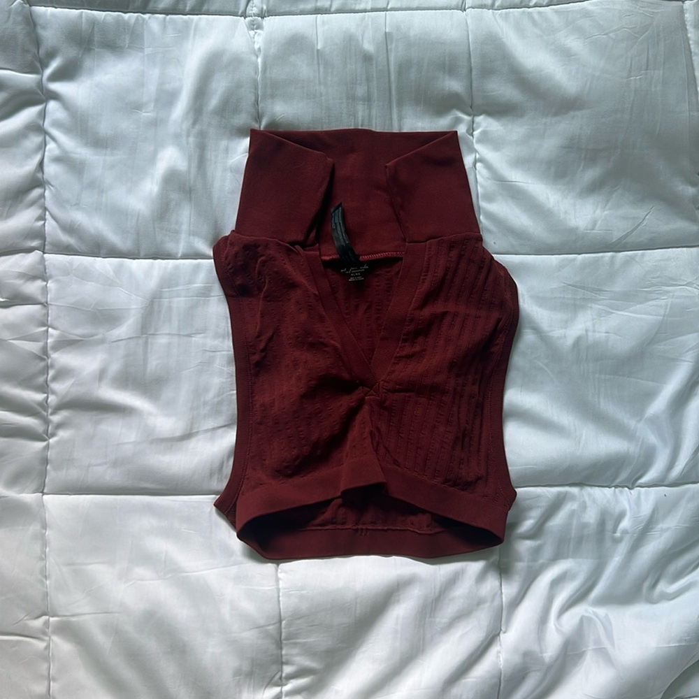 Urban Outfitters women’s garnet collared crop tank. M/L.